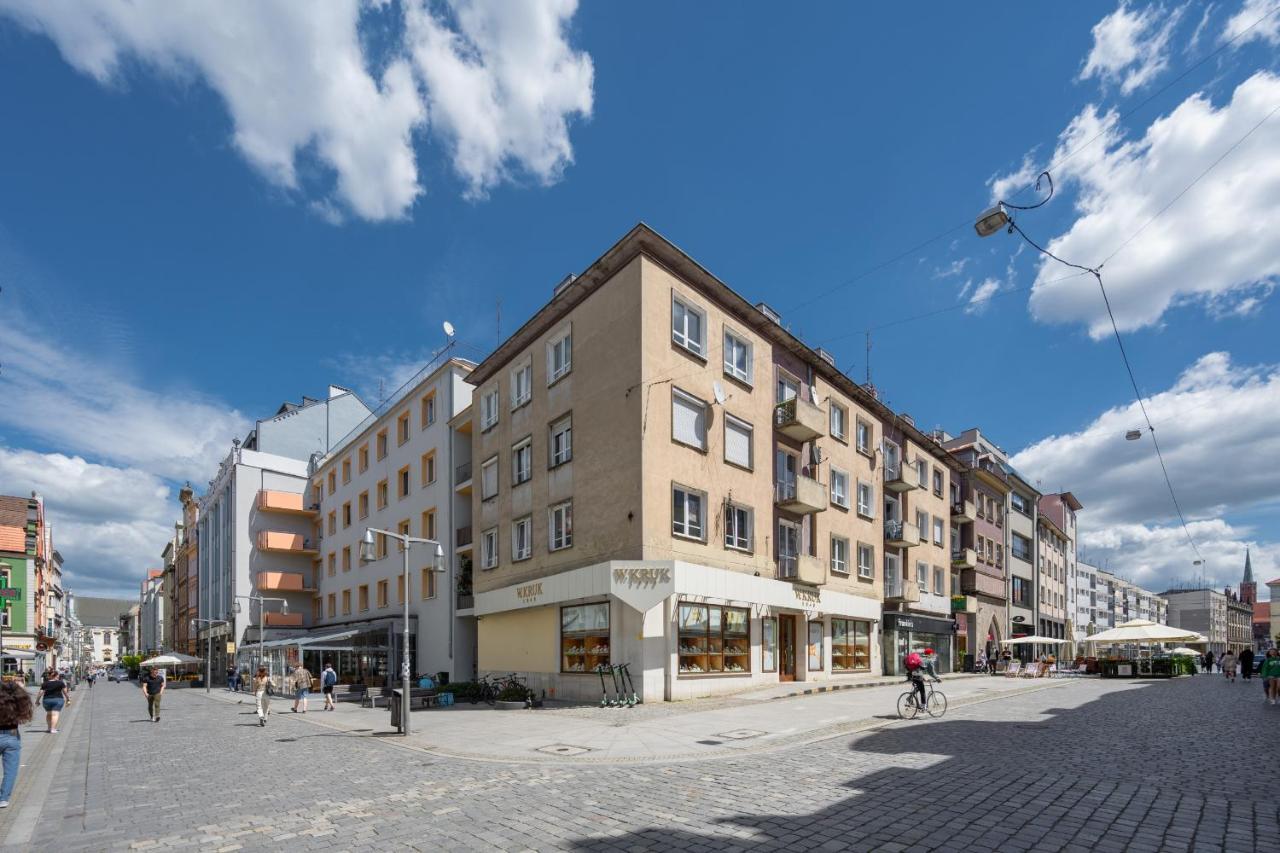 Market Square Corner Apartment Kuznicza By Noclegi Renters فروتسواف المظهر الخارجي الصورة